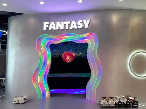 Unicorn-themed birthday party at UFOREA
