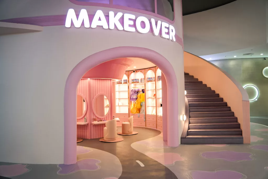 Princess vanity at UFOREA's Makeover Castle